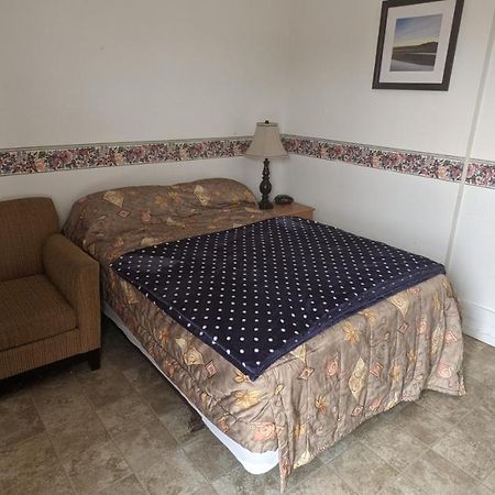Balgonie Motel Motor Inn Pilot Butte Экстерьер фото