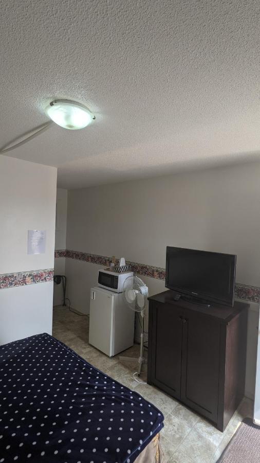 Balgonie Motel Motor Inn Pilot Butte Экстерьер фото